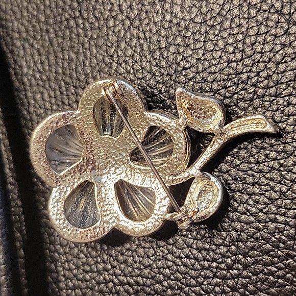 Lot of 3 Floral Pins ~ Anne Klein Lucite Flower, Unmarked Rose & Bouquet Pins - Picture 7 of 11